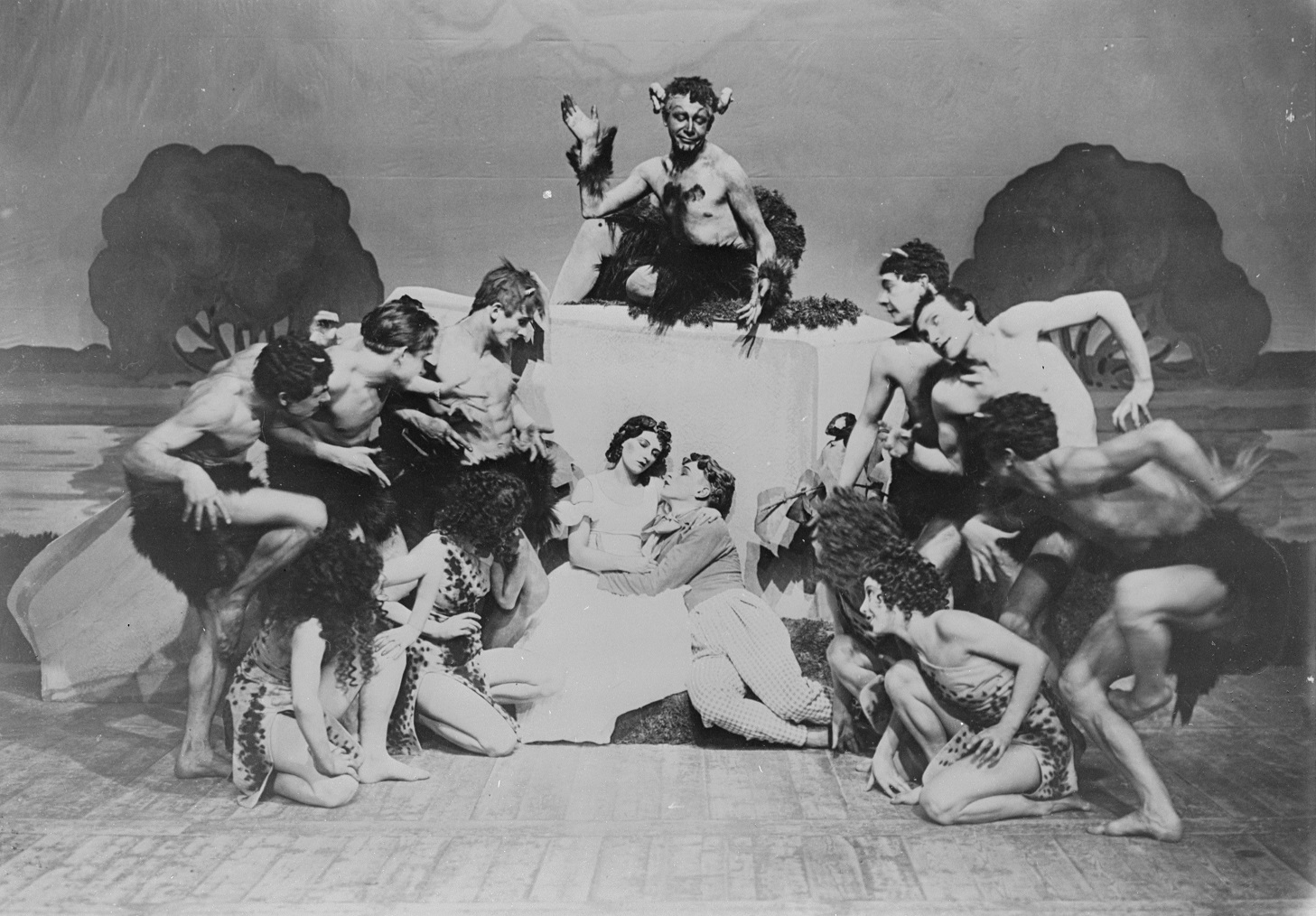 amateur pantomimes nude modeling laws